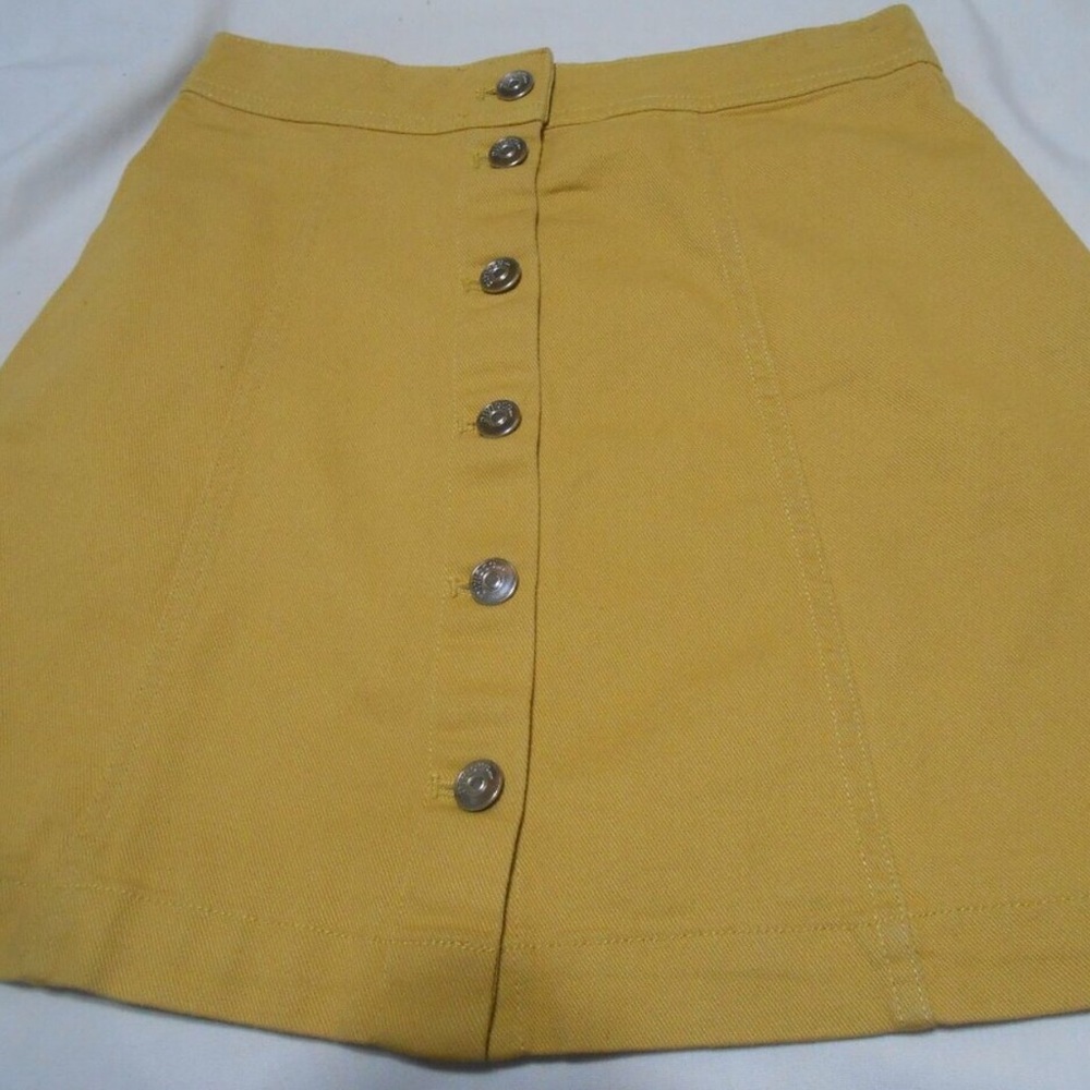 💛H&M Divided Gold/ Yellow Button-Front 
A-line mini Skirt - Sz 2
